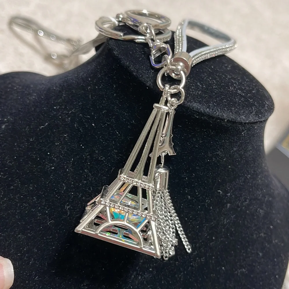 BNWT HALLMARK SILVER TONE & CRYSTAL EIFFEL TOWER PARIS KEYCHAIN 4 pcs Available
